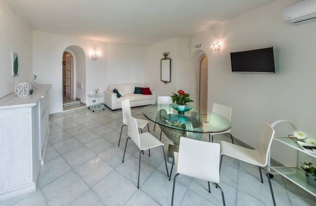 Ischia Dream Visions - Magritte three-room apartment