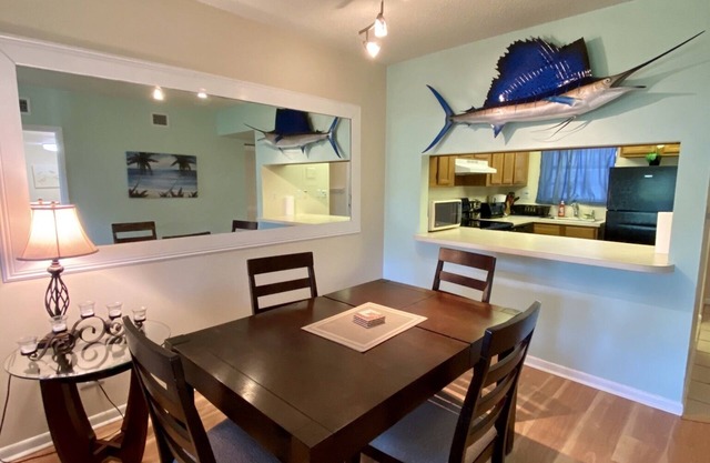 Islamorada Condo with ocean access, monthly rentals only