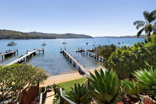 Island Paradise - Private Waterfront Retreat