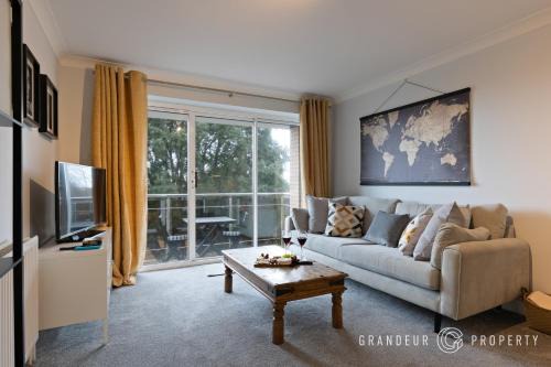 Island Views by Grandeur Property