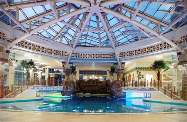 Islandcastle hotel&water park