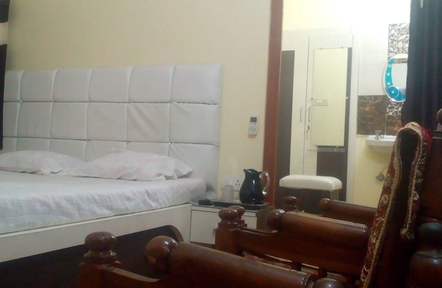 It is an economic,neat &clean homestay accommodation for you & serves tasty food