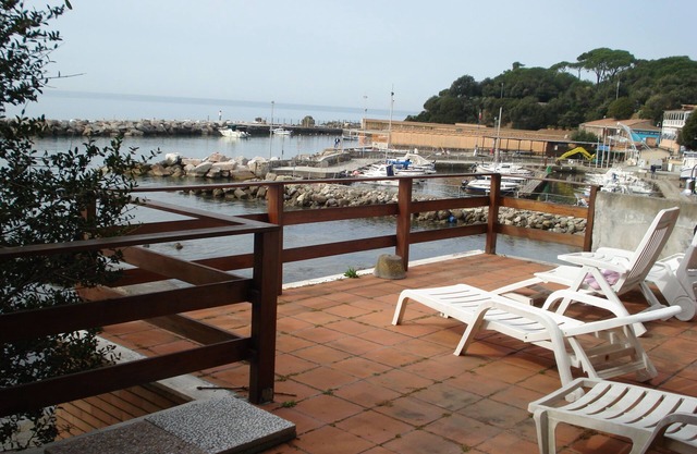Apartment in villa facing the sea "I Pini"