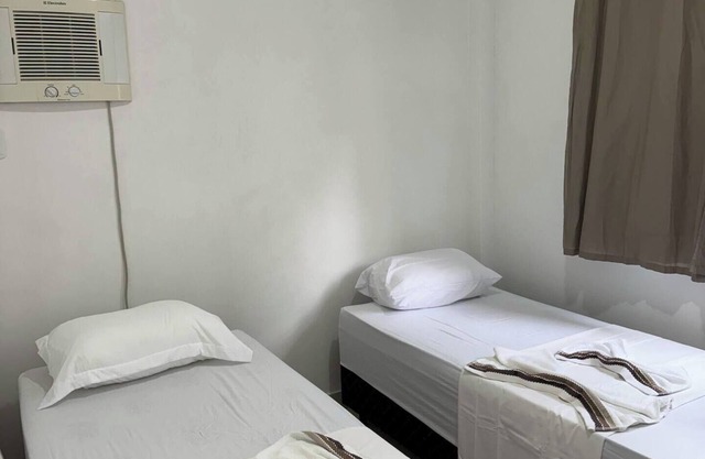 Itapuã - 4 Minutes from the Beach - Bedroom with Suite - Two Bathrooms - Air Conditioning