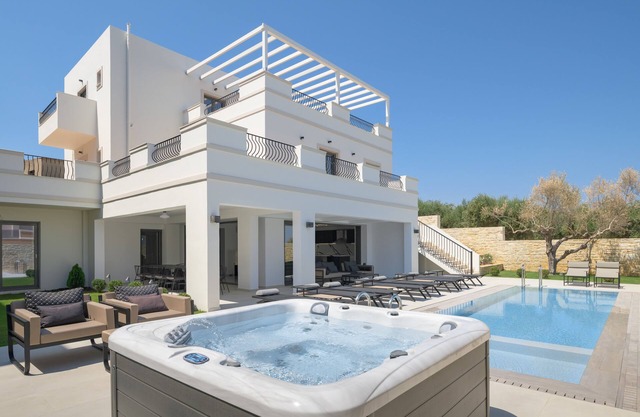 Ivory Villa, Pool, Heated SpaWhirlpool, Sauna & Gym