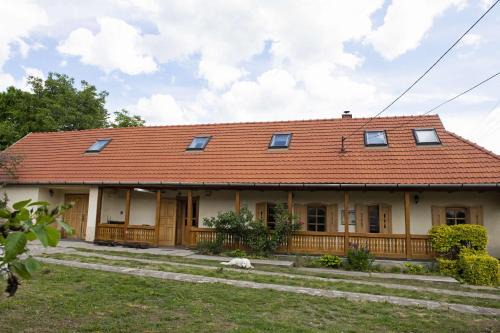 Jégmadár Vendégház Varbó