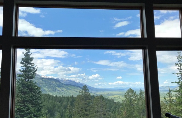 Jackson Hole Cabin with Incredible Views - Hot Tub, Sauna, Private, Sleeps 8