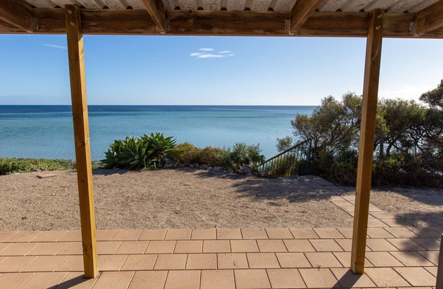 Jacob's Place - Absolute Beachfront Off peak special!