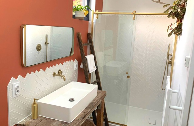 Jacuzzi en Amoureux et Chambre Lumineuse à Croix