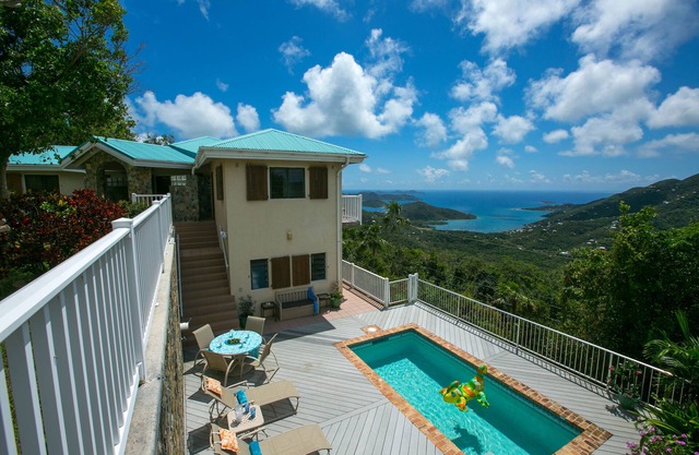 Jan 13-24 open! Very private 4 bedroom villa with pool. Sunrise & sunset views!