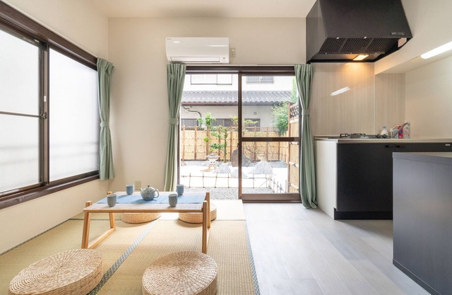 Japanese garden house. 7mins walk to Yamanote line station