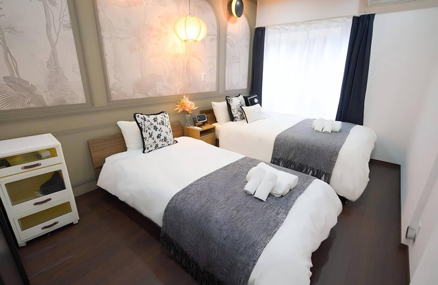 Japanese - style Retro House, 2 - bedroom, for 5. Private kitchen & bath.