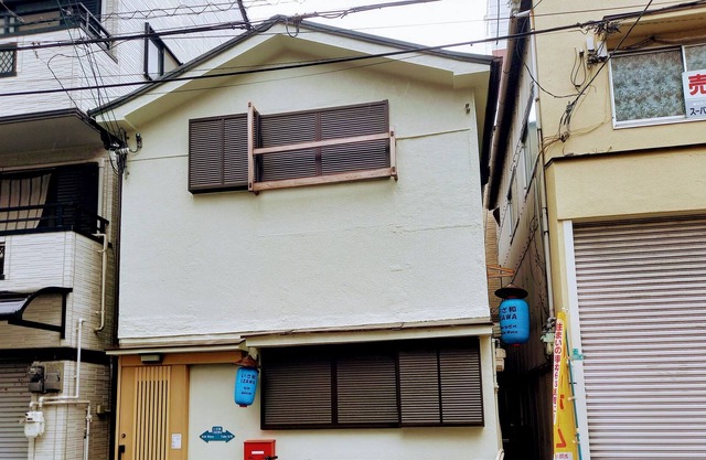 Japanese townhouse for 1 to 4 people, 7-minute walk from Asashiobashi in Osaka