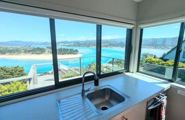 Jaw-dropping views w/bachy vibe