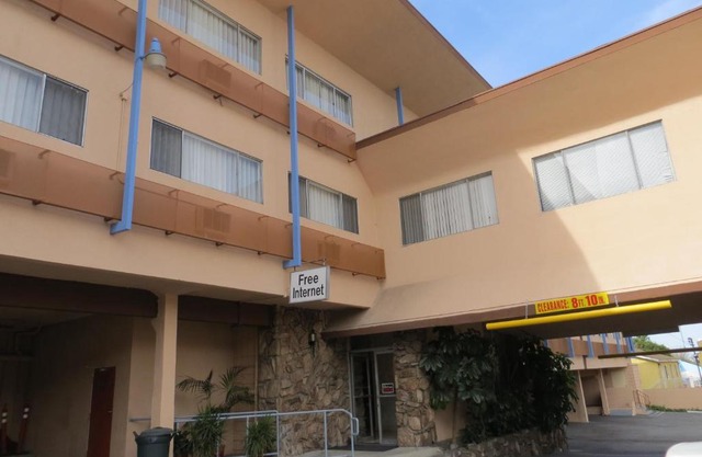 Jet Inn