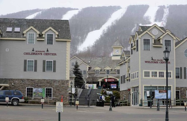 JIMINY PEAK - 2/6-8 & 2/13-16 2026- SLOPE SIDE! SKI IN/SKI OUT, 2BR DELUX UNIT