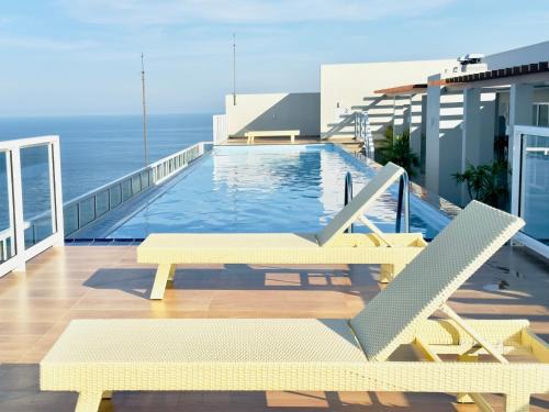 Joansa Luxury Beachfront Apartment