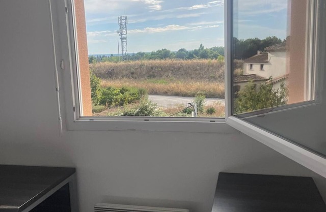 Joli Appartement Dans Belle Résidence sur Aix-en-provence