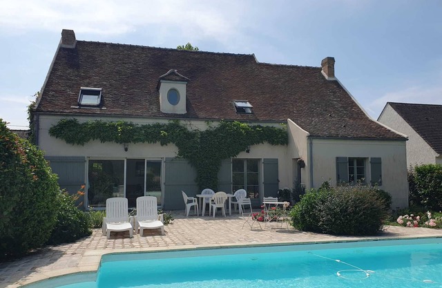 Jolie Maison Haut de Gamme Avec Piscine Chauffée et Belle vue sur Nature