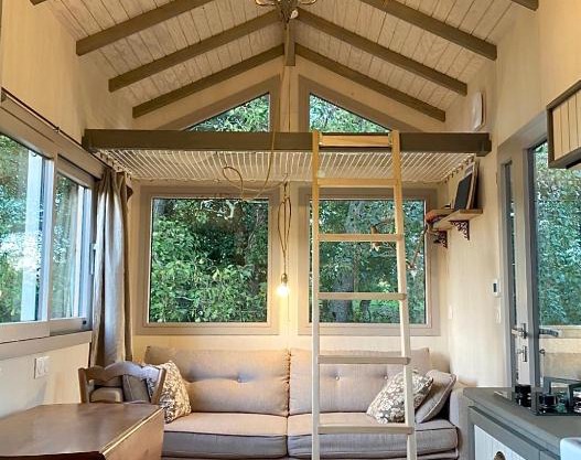 Jolie Tiny House sous les Grands Arbres