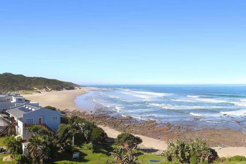 Jolly Mooi's Beach Break