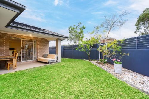 Jordan Springs classic sweet 3Br home WiFi&Parking