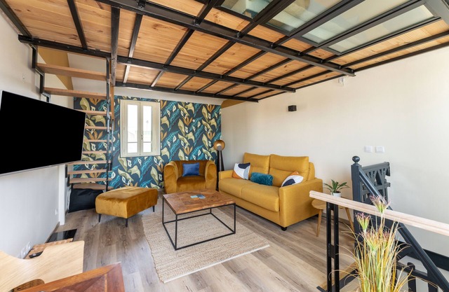 Josianne - Two Bedroom House, Sleeps 6