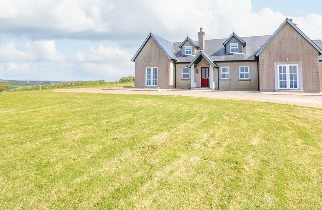 JOSIE'S HOUSE, family friendly in Fethard-On-Sea, County Wexford