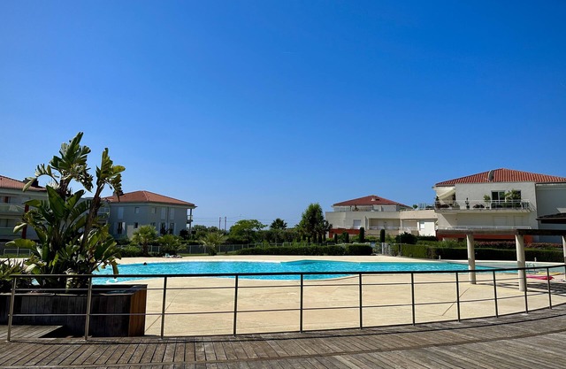 JUAN LES PINS, Magnificent 2 room apartment with Terrace and Garden - Direct sea access
