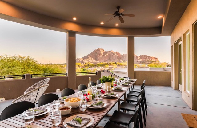 Julep by AvantStay | Stylish 9 BR Estate w/Mid-Century Modern Decor