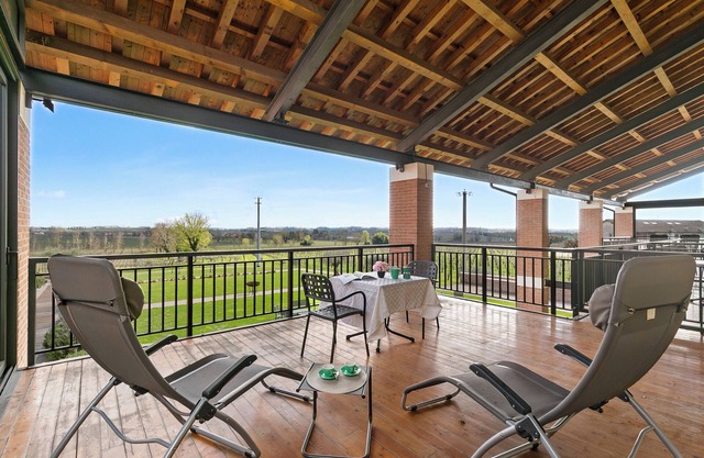 Junior Suite Borgogna - Almavite, Desenzano Del Garda, Italy