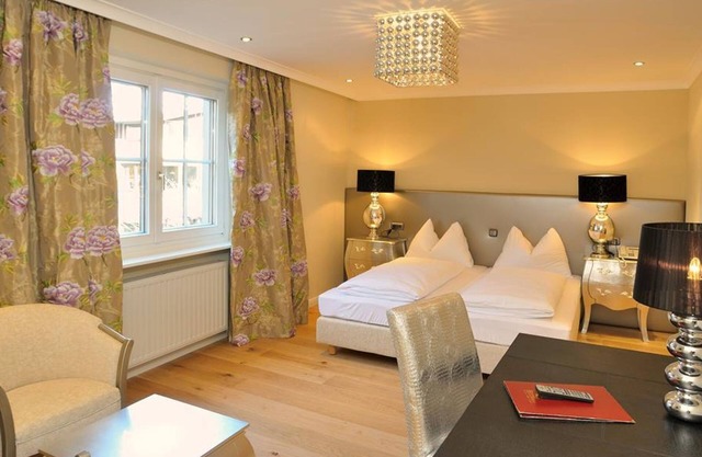 Juniorsuite bath / shower / double whirlpool - Heitzmann, Hotel