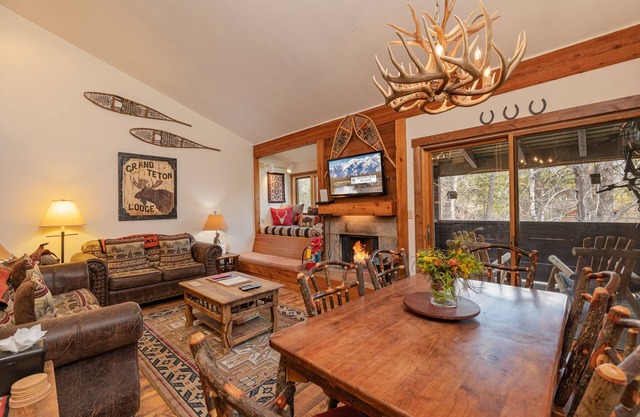 Juniper 122: 2Br+Loft- The Aspens- Renovated Condo with Jackson Hole Charm