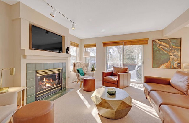 Just 2 Blocks from Frisco Main St and the Marina