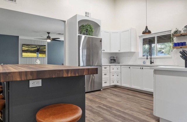 Just Listed! Modern Classy 4 Bdrm Heart of OldTown