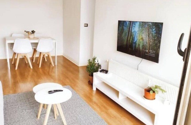 Just what you're looking for! 2 Bedrooms/2 Bathrooms/Stage