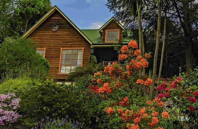 Kalimna Garden Room | Close to the village of Blackheath with FREE continental breakfast