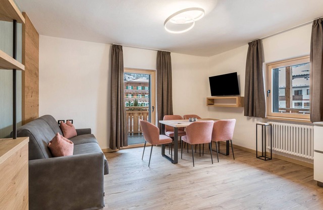 Kamerloy Apartments - D with Mountain View, Wi-Fi, Balcony and Garden
