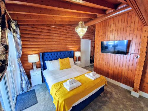 Kaoglen Apollo-Hot tub-Cairngorms-Pet friendly