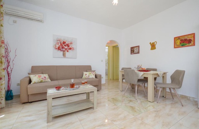 Kapris House