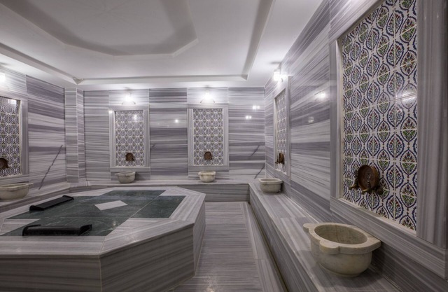 Karpalas City Hotel & Spa