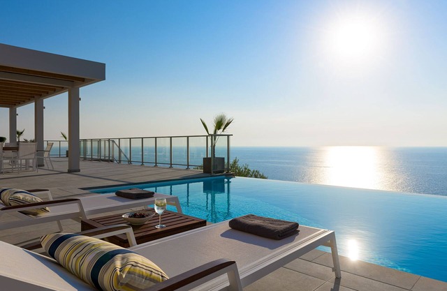 KATHISMA BAY VILLAS - VILLA OCEANOS - LUXURY VILLA WITH PRIVATE POOL