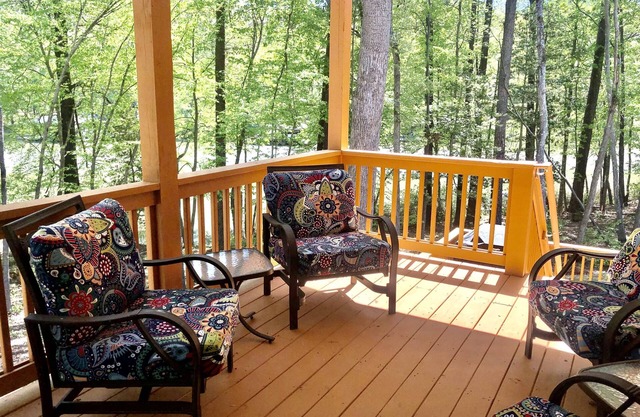 *Kayaks/SUPs * Coffee Bar * Fire Pit*