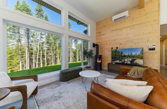 Kbane 31: Peaceful Chalet with Spa & Scenic Views