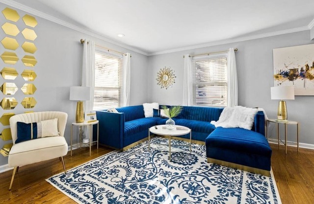 KC Coach House - Walk to UMKC/Brookside/Plaza + Streetcar!