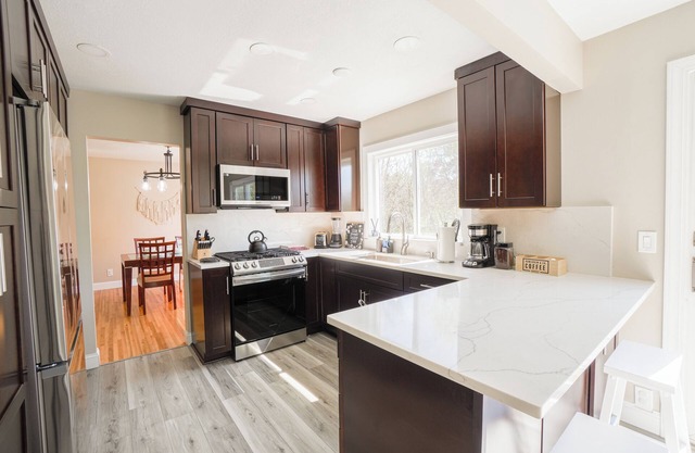 Keating Family Retreat, Cozy, Peaceful Stay Near Mall of America & MSP Airport