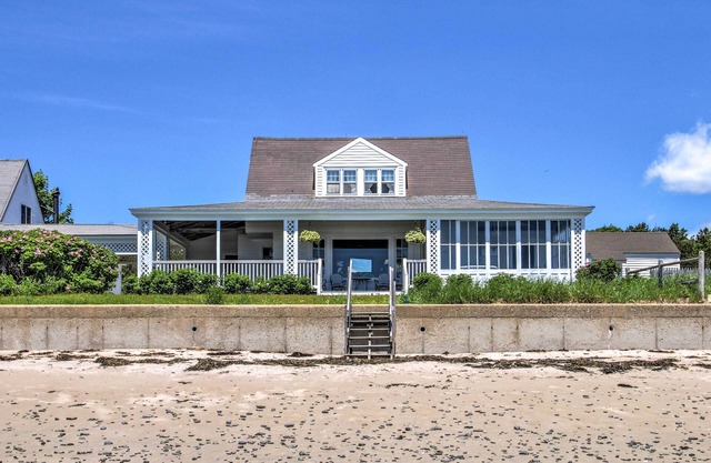 Kennebunk Cottage w/Private Beach & Ocean Views!