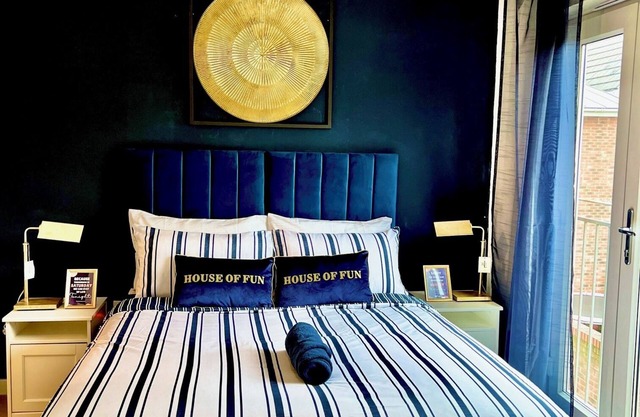 Kent Holiday Home | 5 Bedroom Luxe Home| Games & Free Parking| 2Mins To Crossing