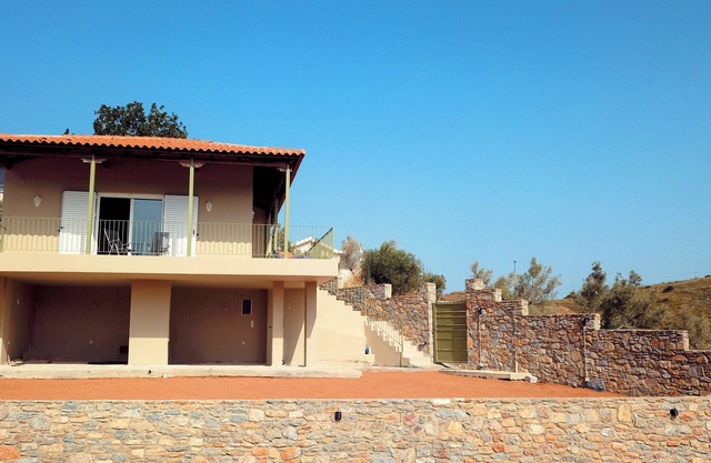 Keratea Hillside House/couple and family-friendly country house close to Sounio