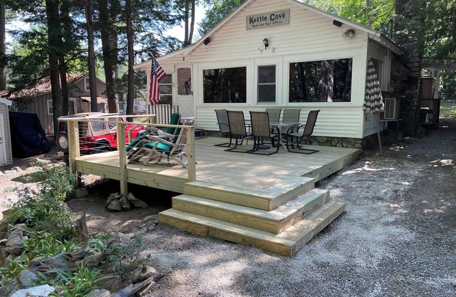 Kettle Cove in Sebago Lake, Maine